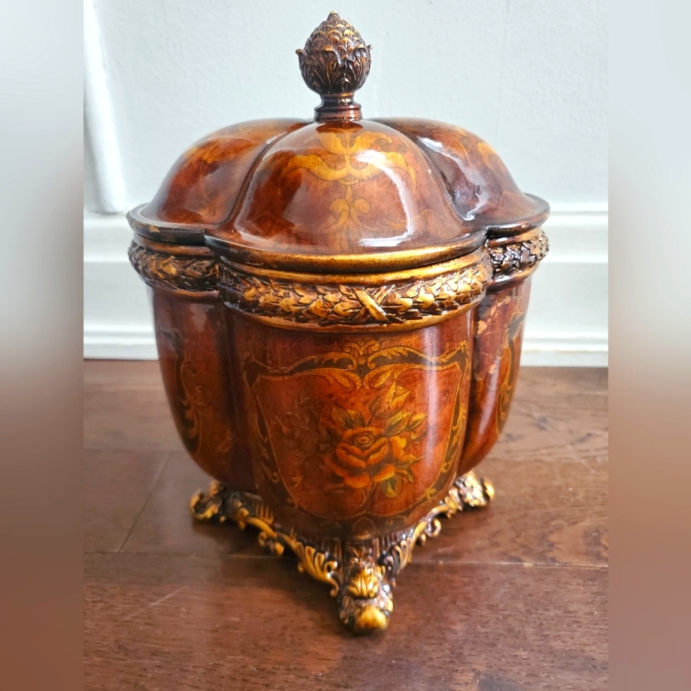 Vintage Jewlery Treasure Box